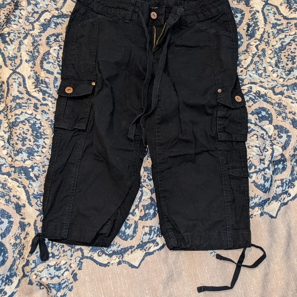 Capris - Picture 1 of 4